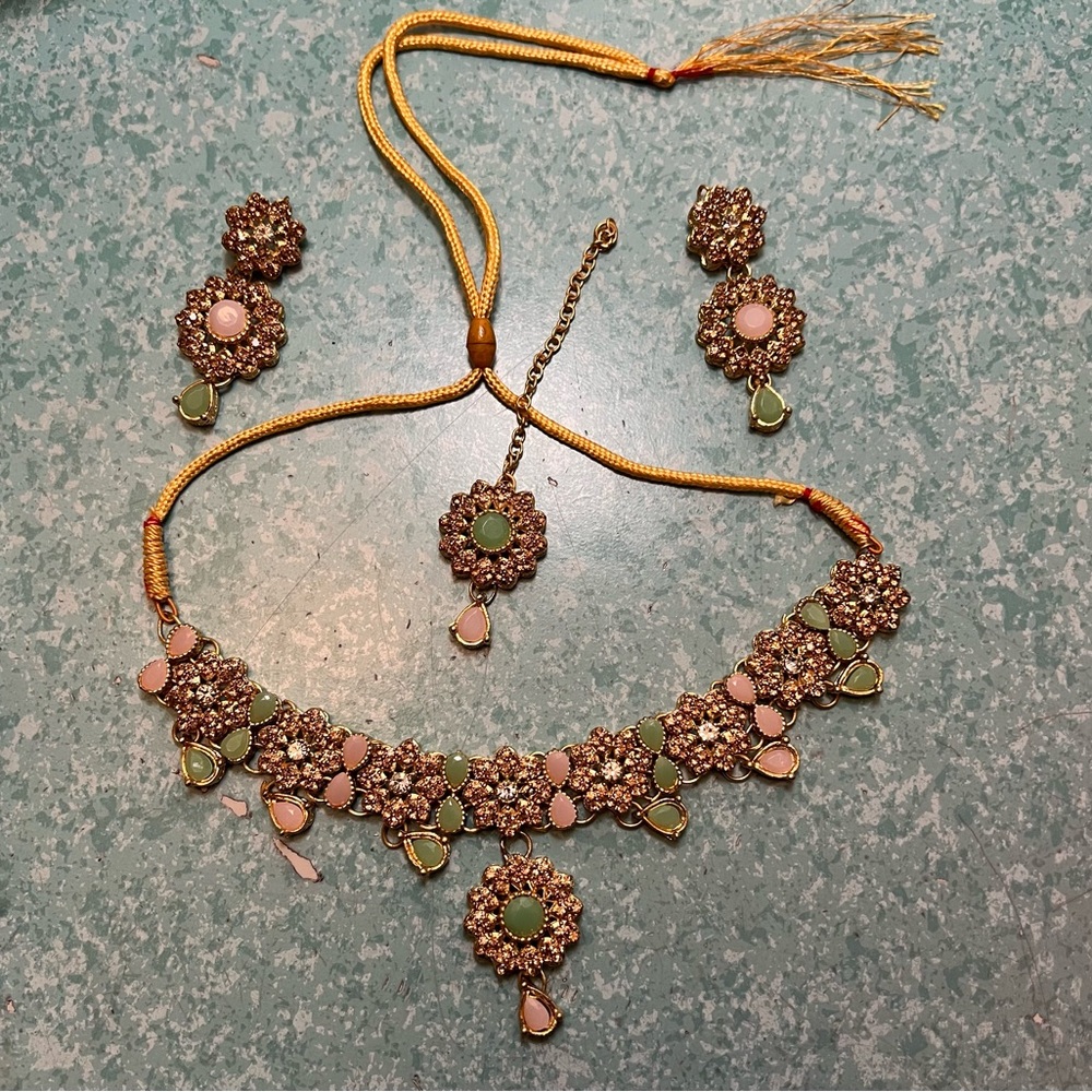 Necklace set
